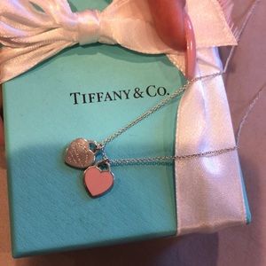 TIFFANY & CO NECKLACE.